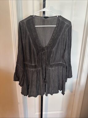 Womens Gray Crochet-Trim V-Neck Boho Top